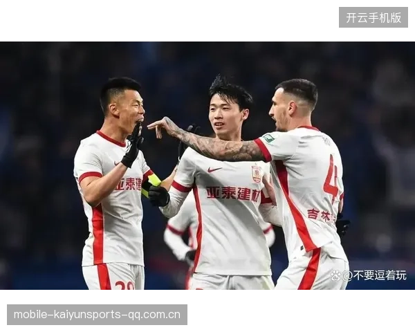 俱乐部在转会窗秘密签下潜力股,阵容升级明显 俱乐部在转会窗秘密签下潜力股,阵容升级明显